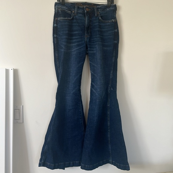 Wrangler High Rise Flare - Picture 4 of 8